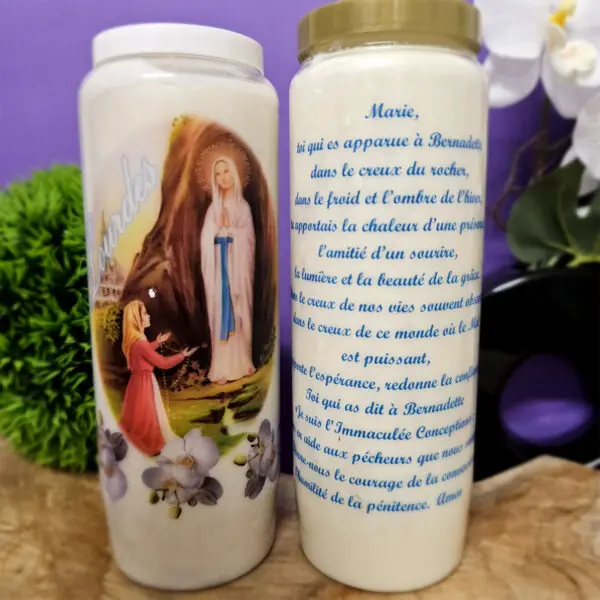 La Neuvaine à Notre-Dame de Lourdes : Découvrez l'histoire, la signification et la pratique de cette puissante neuvaine pour demander l'intercession et la guidance de Notre-Dame de Lourdes.