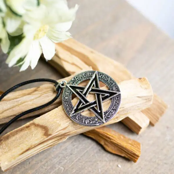 Amulette Tétragramme Noir