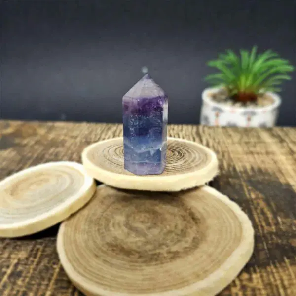 Fluorite multicolore - Pointe repolie - 3.5 cm