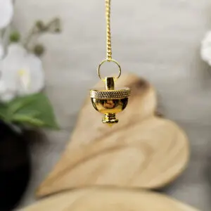 Pendule pontifical en laiton doré ou argent