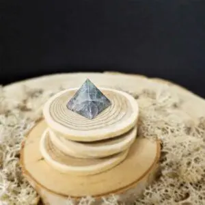 Pyramide Fluorite Verte 1-2cm