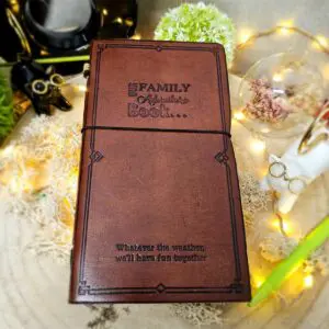 carnet en cuir-marron- Notre aventure de Famille-
