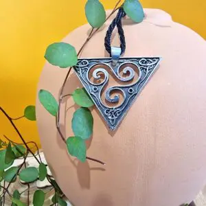 Pendentif Triangle Triskèle