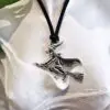 Pendentif la Sorcière au Balais – Image 2