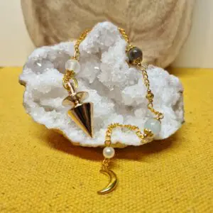 Image du Pendule Chemin de Vie 2 composé de Pierre de Lune, d’Aventurine Verte et de Quartz Rose pour favoriser l’intuition, l’équilibre et la douceur émotionnelle.