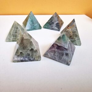 pyramide fluorite verte 2-3