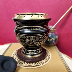 Brûle encens en laiton noir support bois